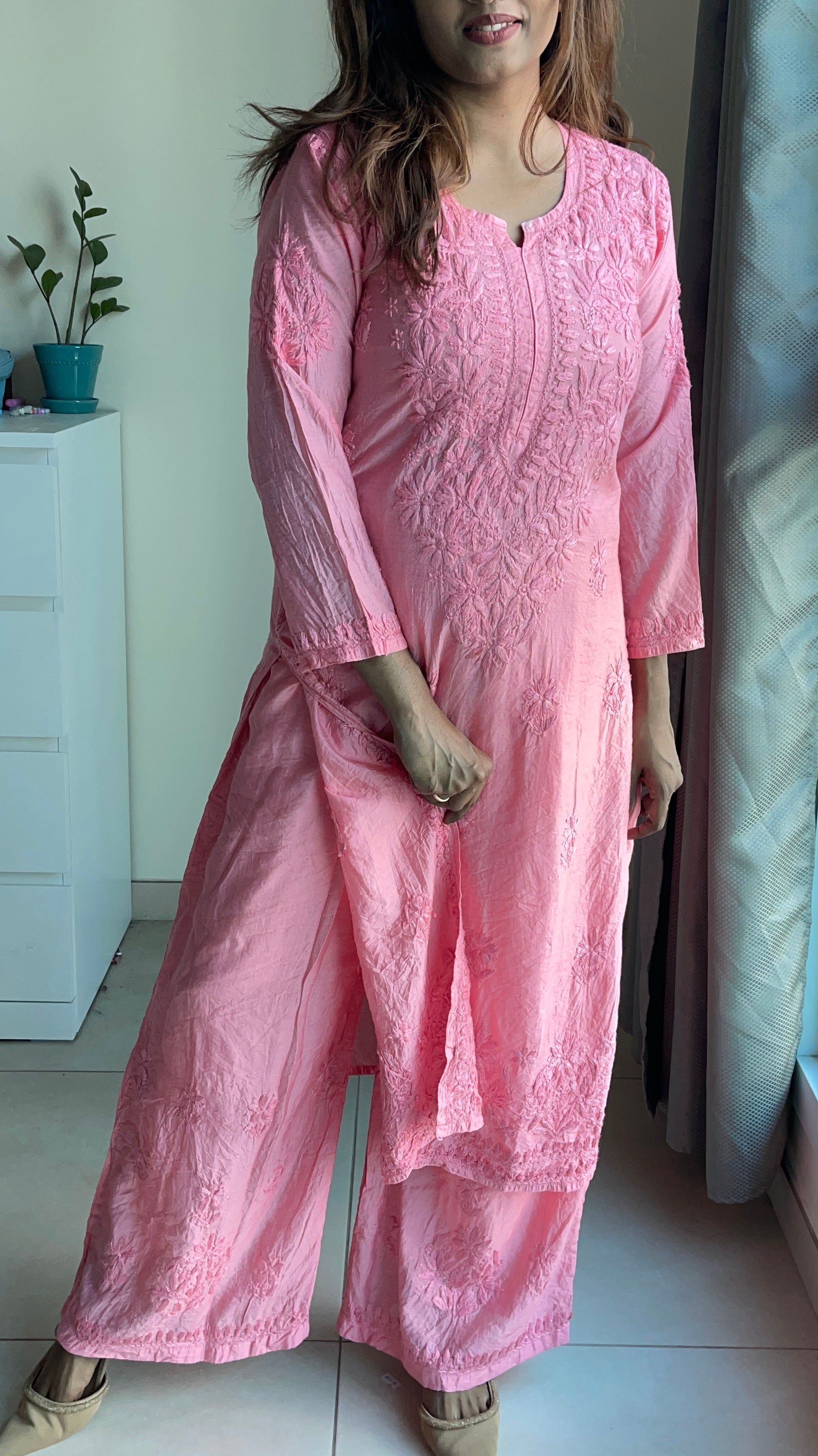 Hand embroidered chikankari kurta and pant(Chanderi cotton)