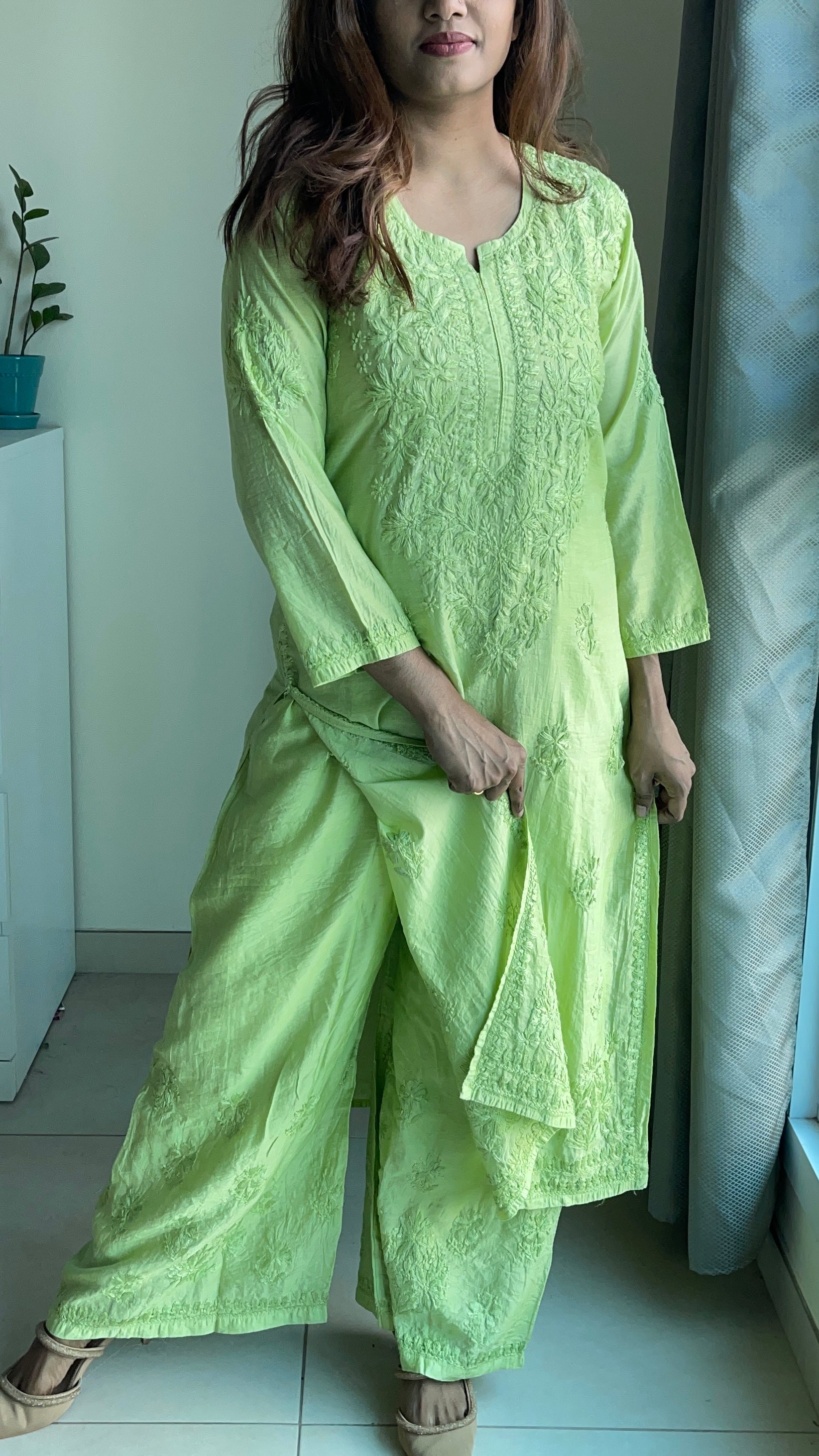 Hand embroidered chikankari kurta and pant(Chanderi cotton)