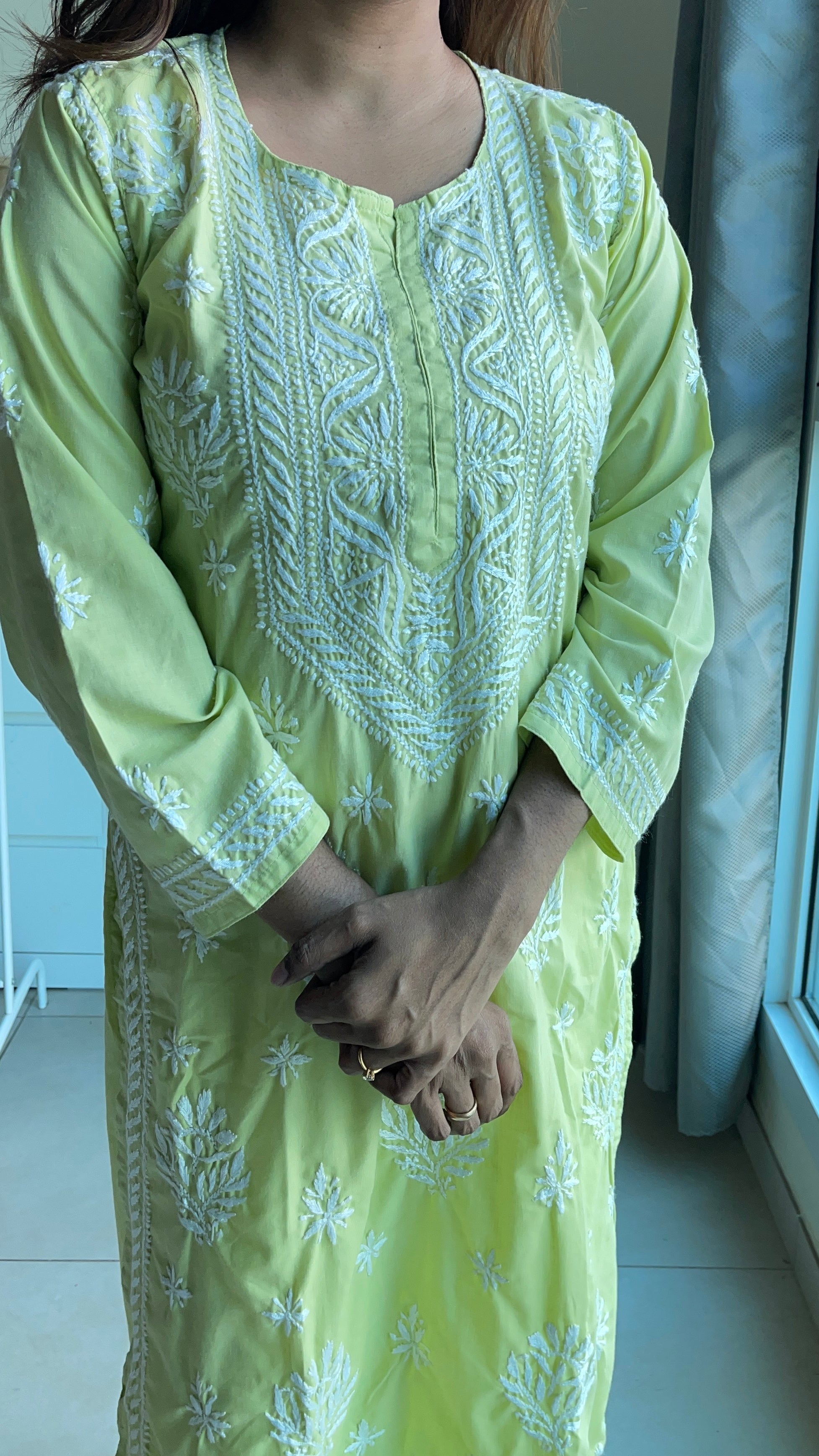 Chikankari kurta(Modal muslin)